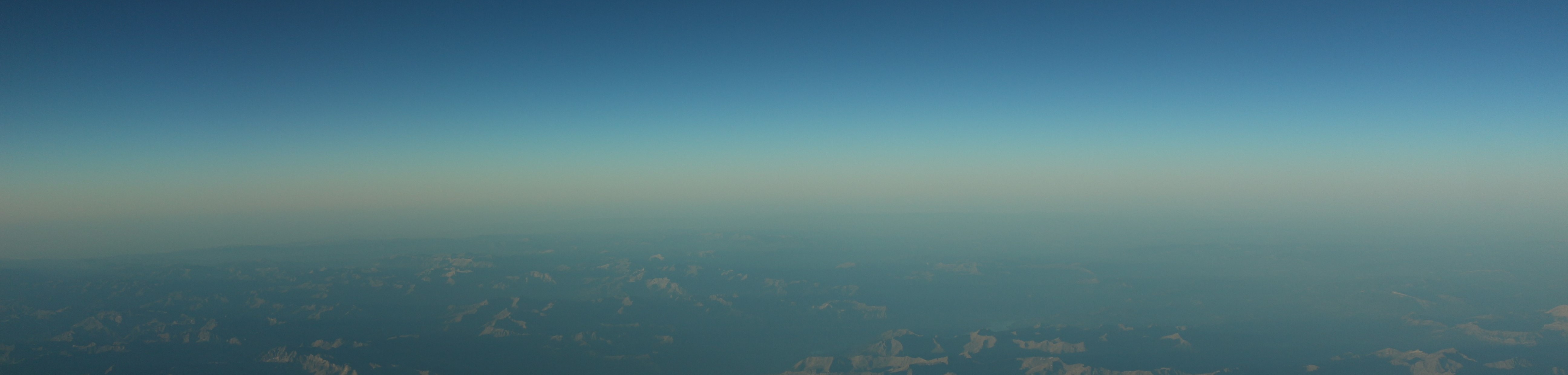 Unlock the full potential of your support team. Platmigration gives you the freedom to move to a new helpdesk, an image of the horizon with mountains